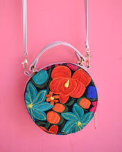 Load image into Gallery viewer, button bag