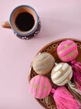 Load image into Gallery viewer, concha tassels